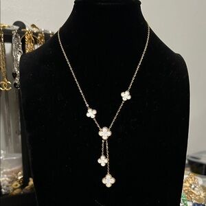 Chic Gold and White Clover Necklace